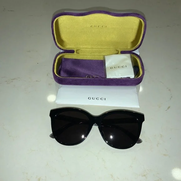 Gucci | Accessories | Gucci Gg08sk 002 Cat Eye Sunglasses  display picture 1